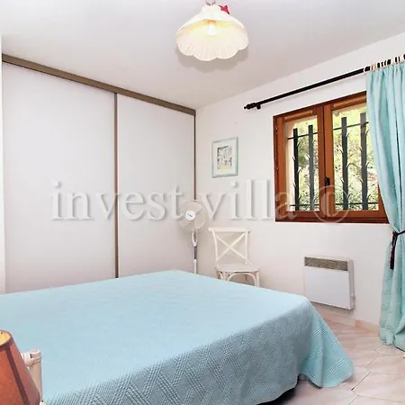 Sleeps 6 Pool