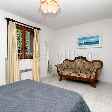 Sleeps 6 Pool *