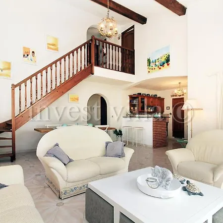 Willa Sleeps 6 Pool