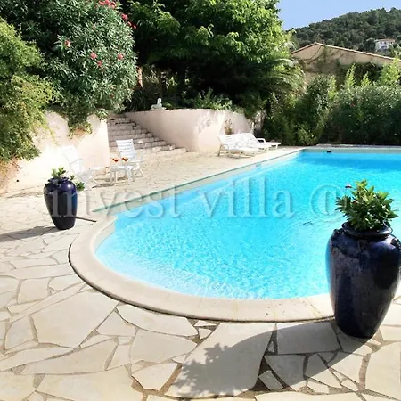 Sleeps 6 Pool