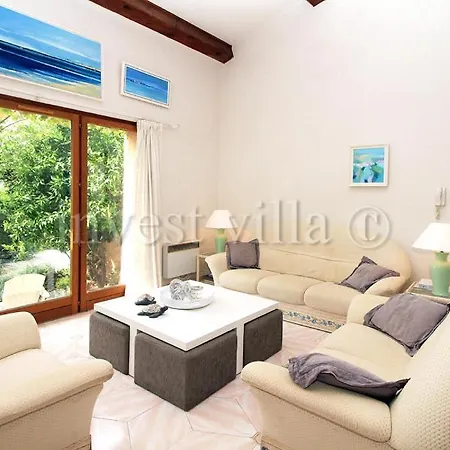 فيلة Sleeps 6 Pool
